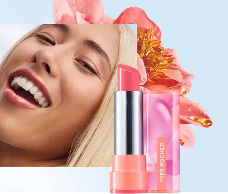 femme blonde avec rouge elixir glow fabriqué à partir de fleur de camélia par Yves Rocher